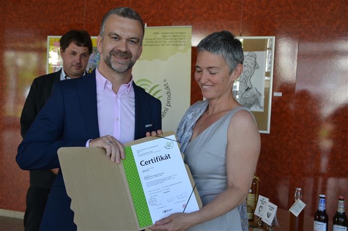 Monika Eva Lamper Vincenc s certifikátem