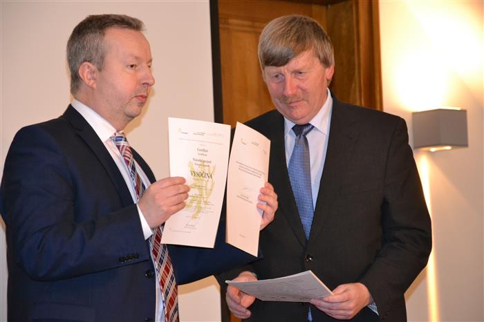 Certifikát osobně v Telči udělil ministr životního prostředí Richard Brabec