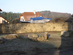 ohradní zeď po obnově