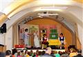 Představení pro děti z mateřských a základních škol odehráli klienti Domova Kamélie Křižanov.