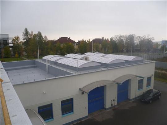 Nová střecha na budově garáží Zdravotnické záchranné služby v Jihlavě