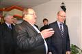 Premiér Bohuslav Sobotka si společně s hejtmanem Jiřím Běhounkem a ředitelem domova Jiřím Hromandlem prohlíží nové prostory