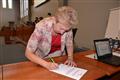 Marie Bohuslavová při podpisu slibu věrnosti České republice
