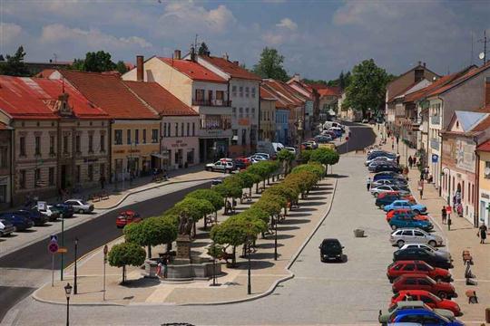 Rekonstrukce náměstí v Bystřici nad Pernštejnem. (foto: www.stavbavysociny.cz)