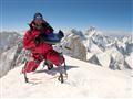 Horolezec Radek Jaroš, rodák z Nového Města na Moravě, na vrcholu Gasherbrum II (8 035 m n.m.)