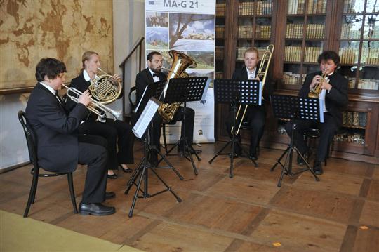 Žesťové kvinteto Bohemia Brass ze Základní umělecké školy v Jihlavě, vedoucí souboru Walter Hofbauer