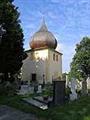 Kostnice se zvonicí na hřbitově u kostela Božího těla