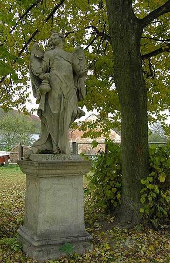 socha  archanděla Rafaela na Dlažkách