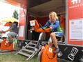 2013_08_24_Třebíč_ Jana Fialová, radní Kraje Vysočina se aktivně zapojila do charitativní akce - Oranžové kolo ČEZU