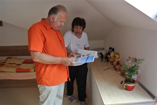 Uživatelům domu ve Světlé nad Sázavou se změnil život. Přesvědčil se o tom také radní Kraje Vysočina pro sociální oblast Petr Krčál.