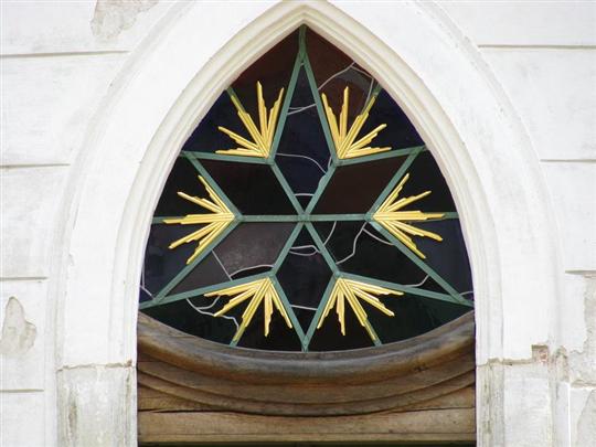 Výzdoba dveří kostela - ve tvaru hvězdy