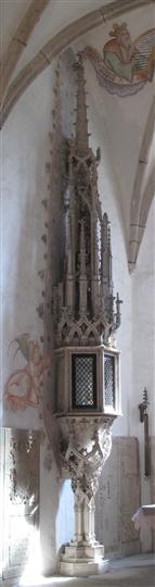 Gotické pastofórium v kostele sv. Jakuba