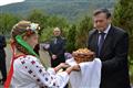Tradiční přivítání návštěvy chlebem - obec Stužycja